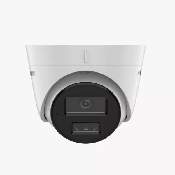 ⁦كاميرا مراقبة هيكفيجن Hikvision IP 2MP مع الإضاءة المزدوجة والميكروفون المدمج⁩ - الصورة ⁦2⁩